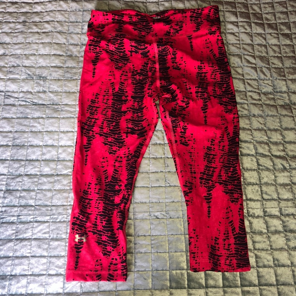 Under Armor Compression Crop in Pink Snakeskin